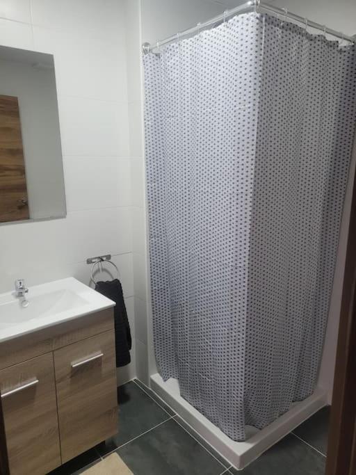 Apartamento Kuko Con Wifi Al Lado Metro Bilbao Exteriör bild